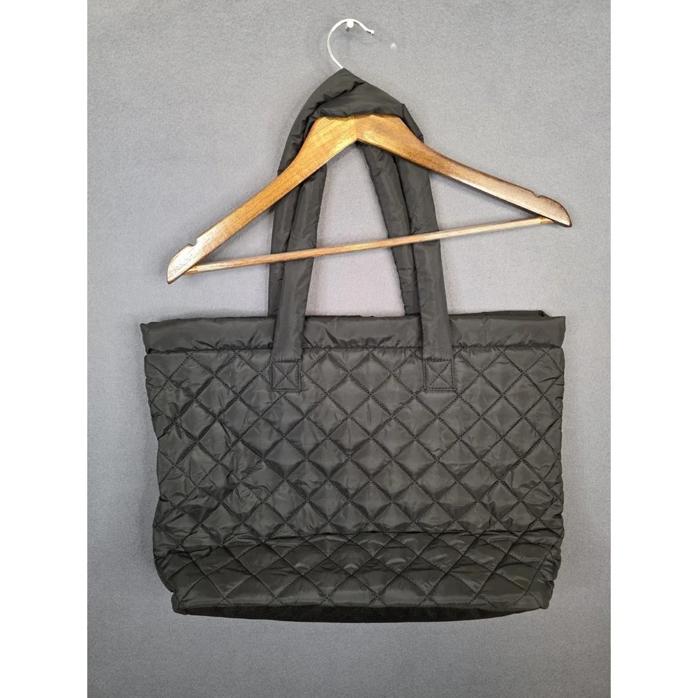 Reebok Puffer Tote‎ Bag Soft Side Black Zip Top Nylon Travel Gym Bag 18x13x6